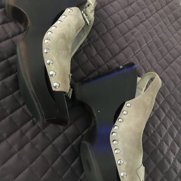 Lady Classy Heel/ Platforms - Picture 2 of 3